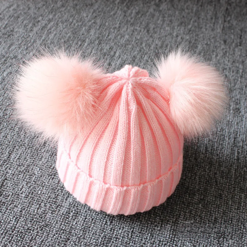 Коллекция года, брендовая зимняя теплая вязаная шапка для новорожденных девочек и мальчиков, пушистые шарики, помпон, одноцветная теплая Милая шапочка для малышей, рождественские подарки - Цвет: Розовый