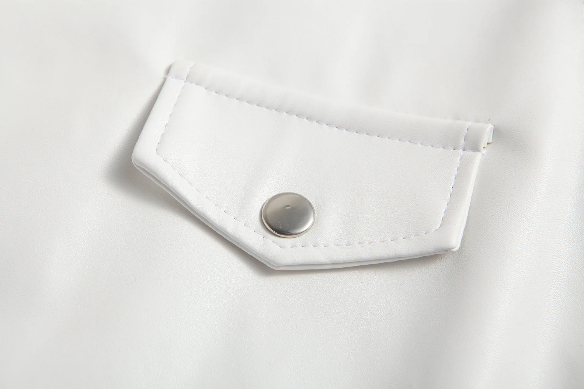 Koop Hot Selling Mannen Locomotief Slim Fit Leren Jas Stand Kraag Tailor Schuine Rits Witte Lederen Jas Leren Jas Py12