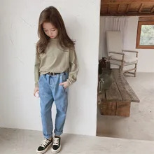 Детская одежда; коллекция года; сезон весна; стиль; Простые универсальные джинсы в Корейском стиле для девочек; однотонные свободные брюки с высокой талией для больших мальчиков