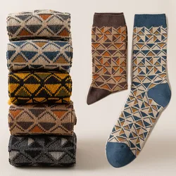 New High Quality Mens Socks Combed Cotton Cozy Breathable Autumn Winter Socks Man Colorful Triangle Leisure Retro Socks Male