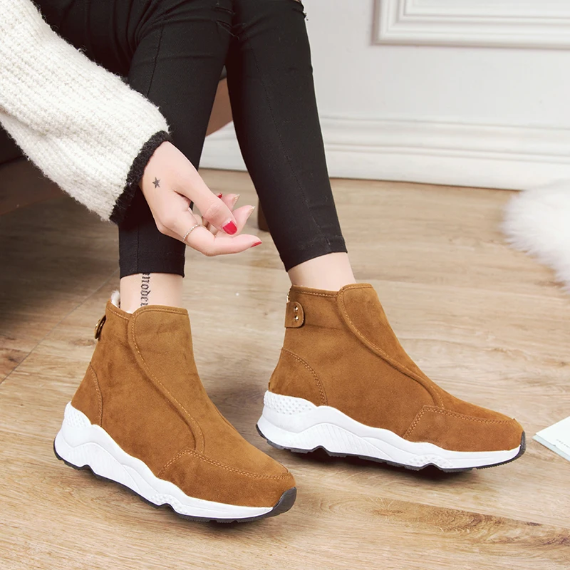 GNOME/дизайнерские ботинки на молнии с пряжкой сзади; женские зимние Ботинки на каблуке; Новинка года; зимние женские теплые ботинки из флока и замши на толстой плюшевой подошве