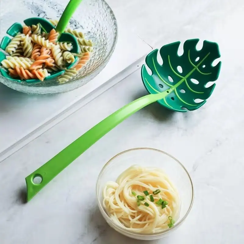Kitchen tools Green leaf shaped noodle spoon leaf slotted spoon to keep vegetable noodles small tools plastic strainer
