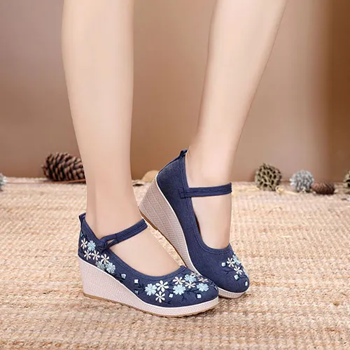 Veowalk/женские парусиновые туфли на танкетке с вышивкой в стиле ретро; удобные женские повседневные туфли-лодочки на высоком каблуке с ремешком на щиколотке в китайском стиле - Цвет: Синий