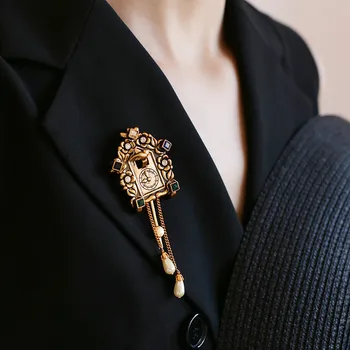 

FFLACELL 2019 New vintage Design Portrait Bird Clock Brooch Palace Carved Tassel Long Brooch Pin for Women Girl Party Jewelry