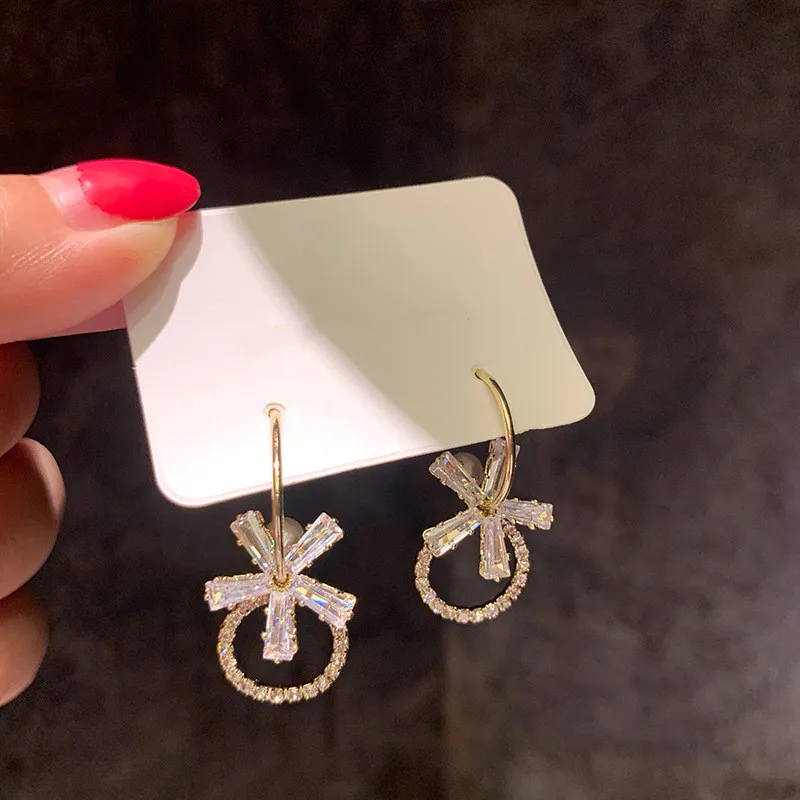 Dominated Women temperament crystal flowers Drop earring Personality metal Geometry circle delicate earring new fashion