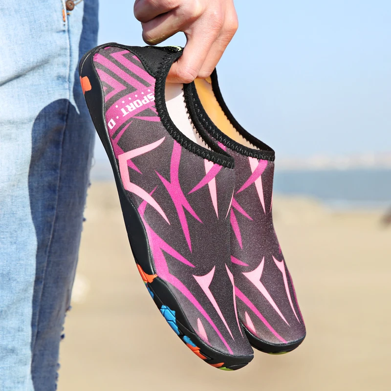 Летняя акваобувь для женщин женские Разноцветные полосатые ботинки плавания
