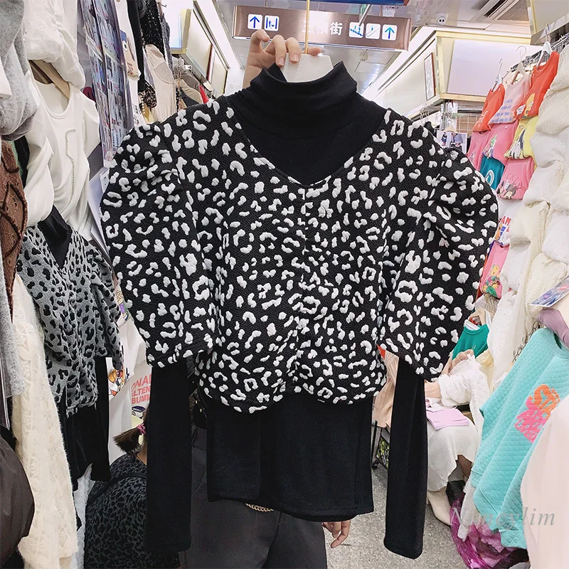 

Lady Spring Top Two-Piece Turtleneck Black T-shirt Inner + Puff Short Sleeve V-neck Leopard Print Pullover Coat Shirt for Women