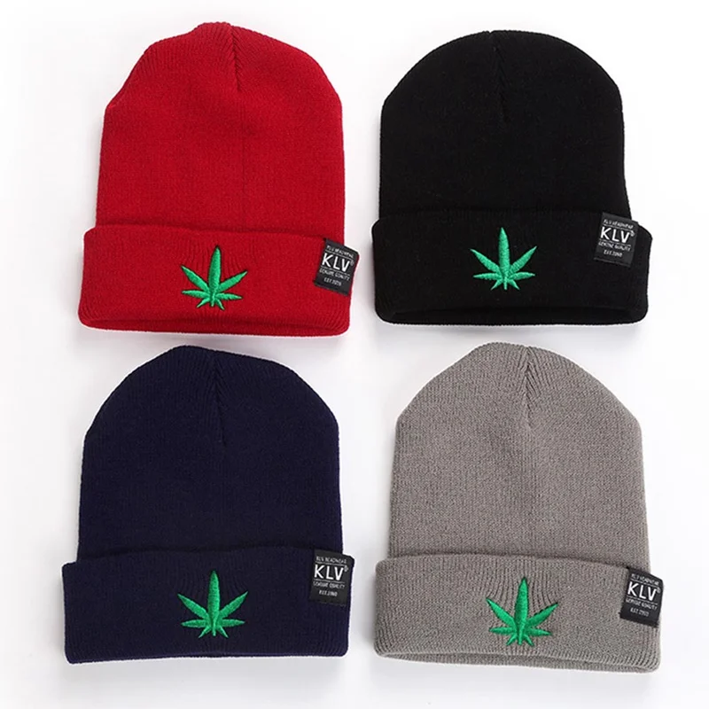Men Women Winter Warm Beanies Hat Cannabis Leaf Pattern Soft Knitted Beanies Hat Caps for Adult Unisex
