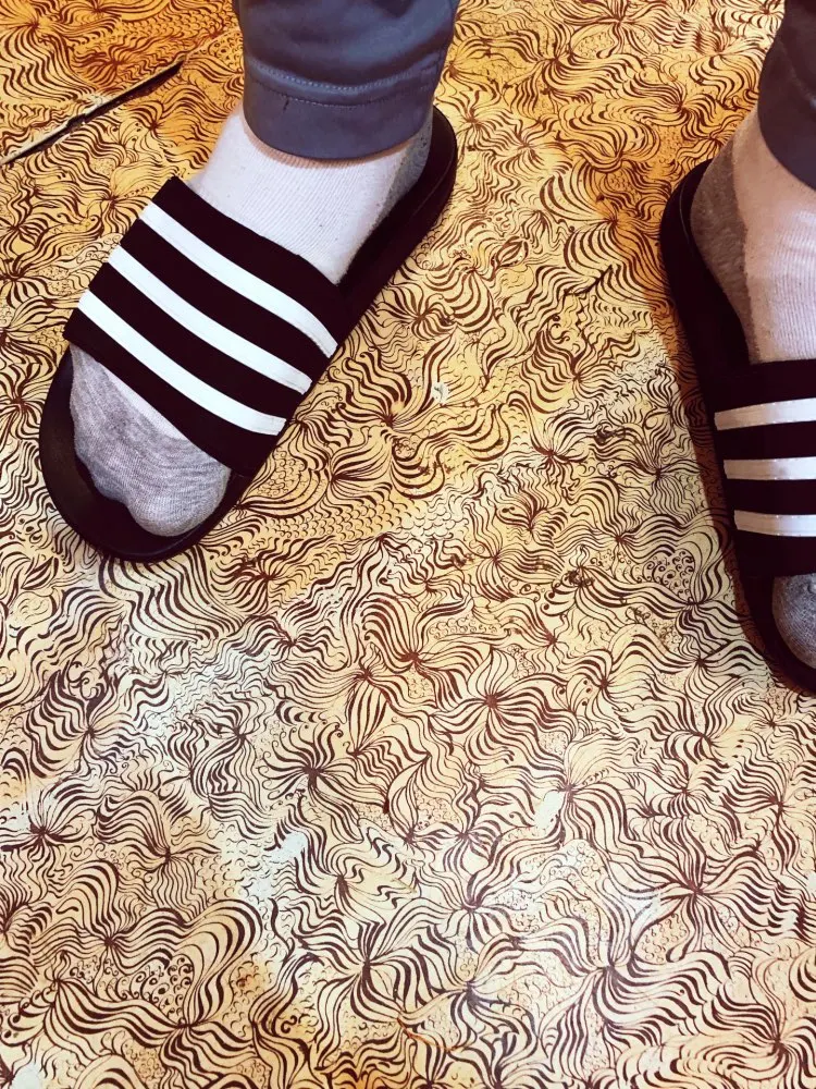 Модные мужские тапочки; Мужская обувь из ПВХ; женские Вьетнамки; мягкие повседневные летние мужские шлепанцы в черно-белую полоску; chaussures femme