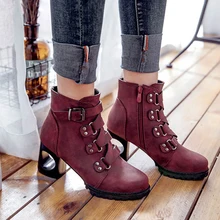 Ботильоны в стиле ретро с перекрестной шнуровкой и пряжкой; Женская прогулочная обувь из искусственной кожи на платформе с молнией и резным узором; Уличная обувь