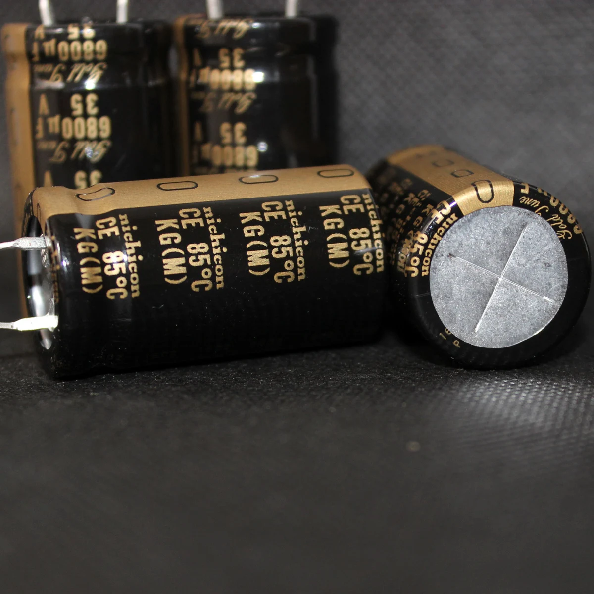 2PCS NICHICON KG Type i 35V6800UF 22x40mm Gold