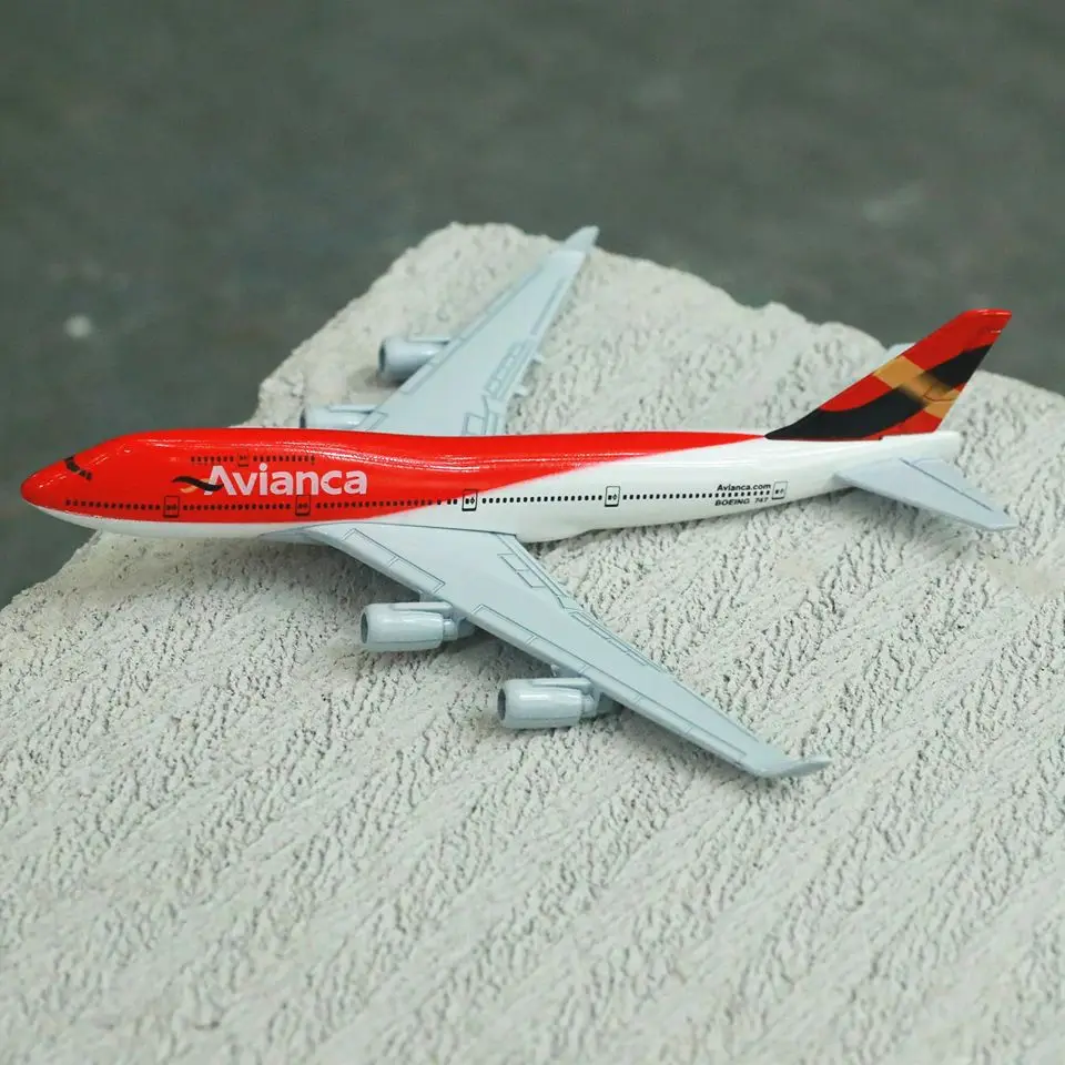 Авиационная Коллекционная миниатюрная сувенирная Модель China Avianca Airlines модель