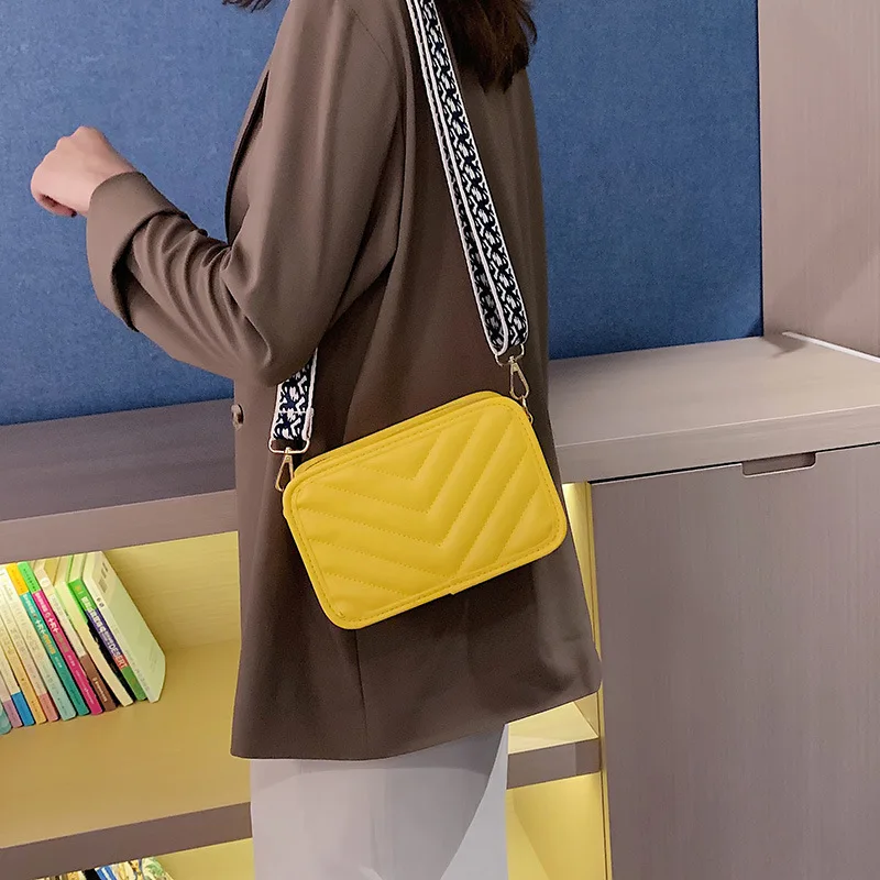 

Non-mainstream Design Fashion Wide Strap Versatile Camera Bag 2019 New Style Spiraea Square Sling Bag Crossbody Bag Women's