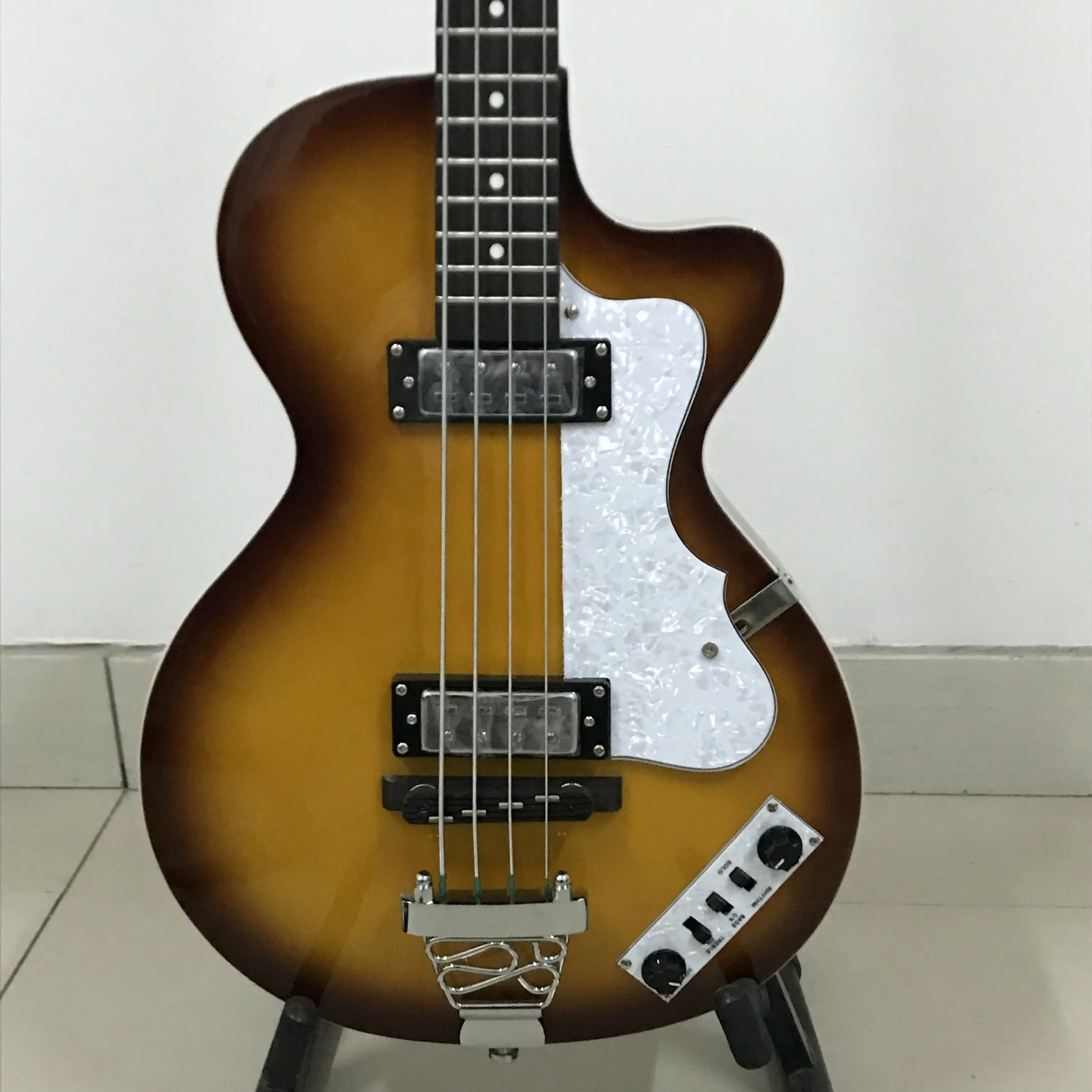 Hofner Club Bass Hi-CB серия полностью полый корпус 2 штапельные звукосниматели Винтажный стиль Тюнеры 4 струны для бас-гитары бас
