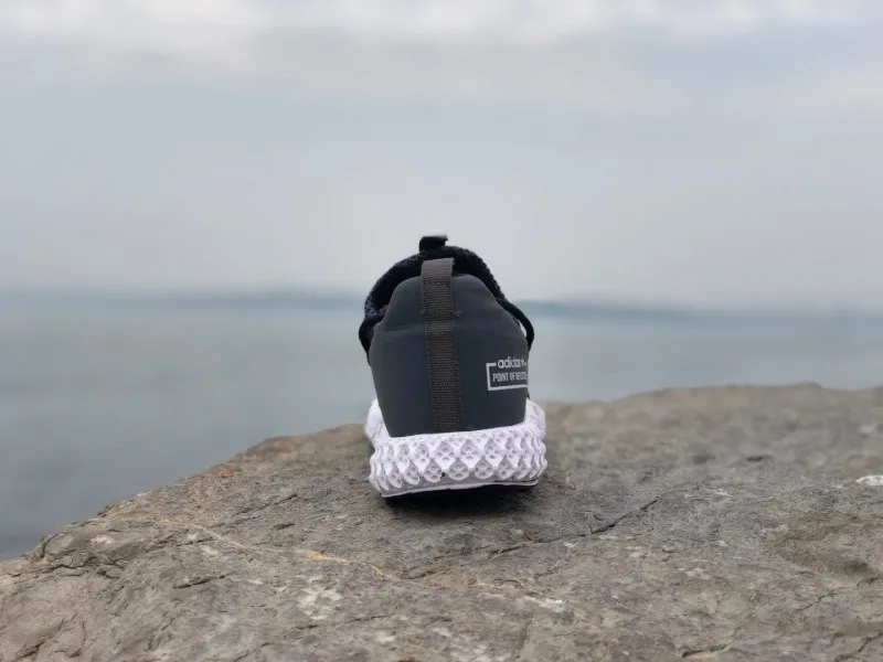 Adidas точка