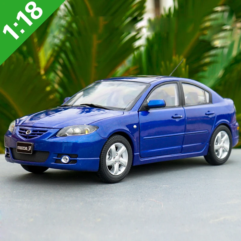 

1:18 High Meticulous MAZDA3 Alloy Model Car Static Metal Model Vehicles With Original Box