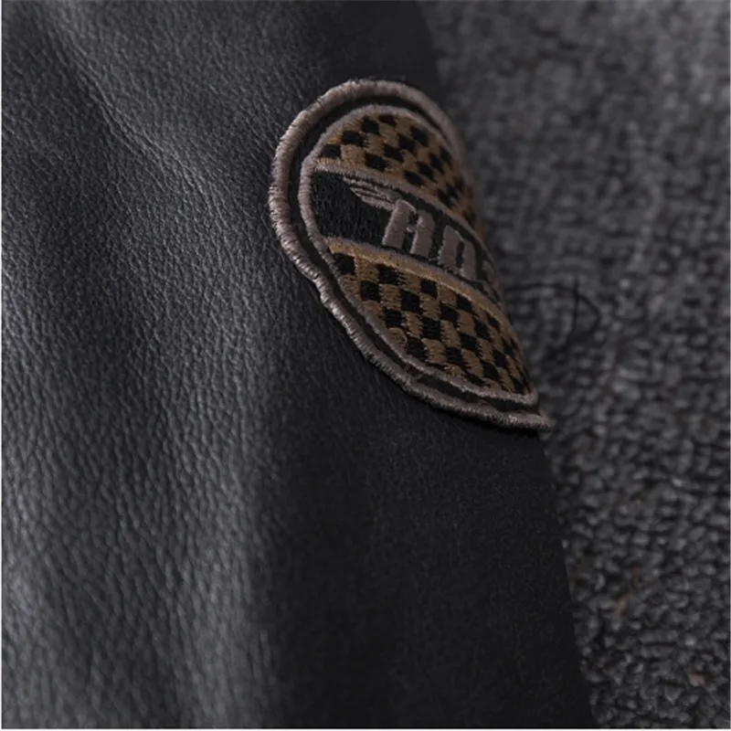 Мужская мотоциклетная куртка с вышивкой черепа черная из натуральной кожи