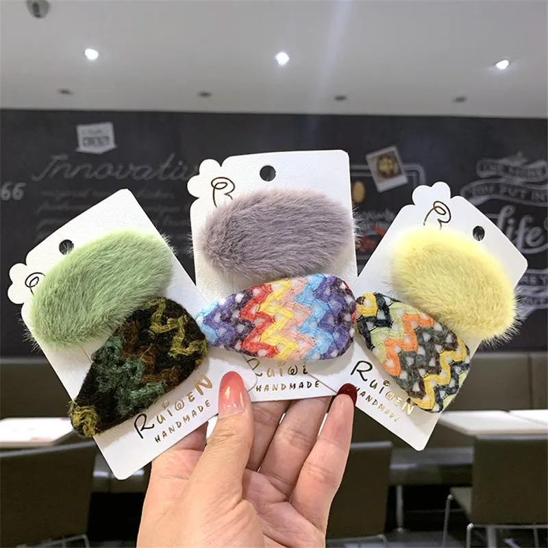 2pcs/set New Hot Winter Plush Hairgrips Rainbow Color Faux Fur Hair Clips Girls Barrettes Fashion Kids Hairpins Hair Accessories