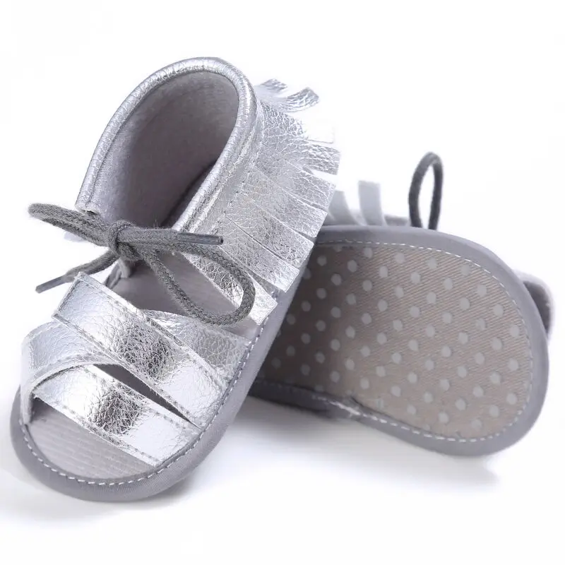 Модные сандалии для новорожденных девочек; милые сандалии принцессы с кисточками; дети младенец Начинающий ходить малыш; туфли на плоской подошве на шнуровке
