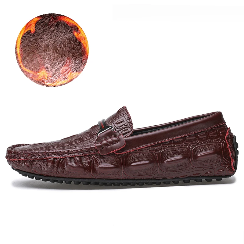 ALCUBIEREE Winter Men Crocodile Pattern Loafers Outdoor Non-slip Boat Shoes Men's Warm Moccasins with Fur Flats Driving Shoes - Цвет: FUR Wine Red