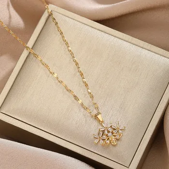 

Korea Simple Fashion Bee Flower Cubic Zirconia Pendant Necklace for Woman New Stainless Steel Titanium Steel Clavicle Chain