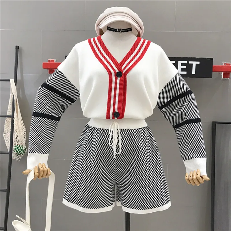 

Black White Knitted Sweaters Suit 2 Piece Set Autumn Womens Single-breasted Striped Cardigan Coats + Plaid Shorts Two Piece Set