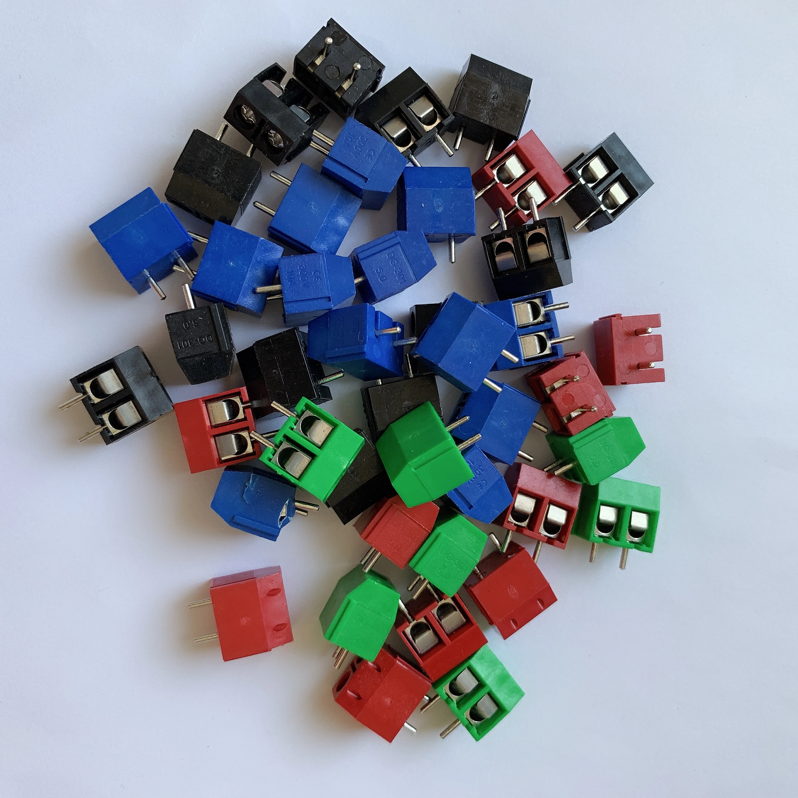 

50pcs / batch kf301-2p splicing, screw PCB spacing 5.0 connector terminal, terminal kf-301 green, black, red, blue