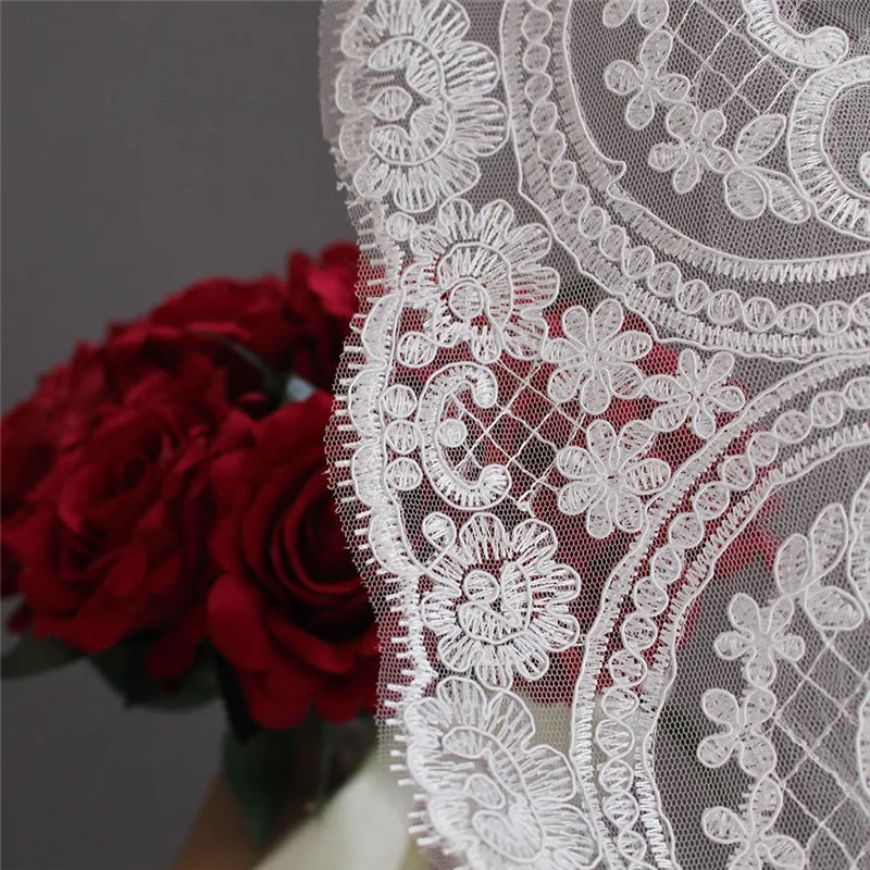 2019 Long Cathedral Wedding Veil Lace Appliqued Edge 3*1.5M Length One Layer Bridal Veil With Comb 2019 Long Cathedral Wedding Veil Lace Appliqued Edge 3*1.5M Length One Layer Bridal Veil With Comb