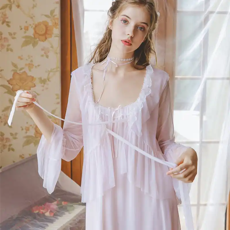 в прозрачной ночнушке видео