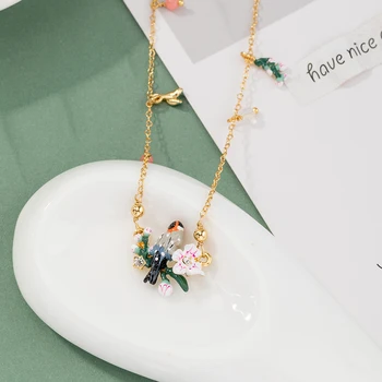 

Collares Bird Cherry Blossom Enamel Glaze Niche Design Feeling Necklace Female Elegant Temperament Girl Clavicle Short Chain