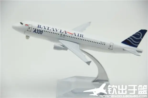 Модель самолета 16 см с посадочными шестернями Airbus A320 Batavia Airlines модель авиационная