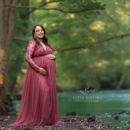 

Plus Size Lace Maternity Photography Dresses V Neck Long Sleeves 3D Appliques Beaded Sheer Puffy Pregnancy Dressing Gowns