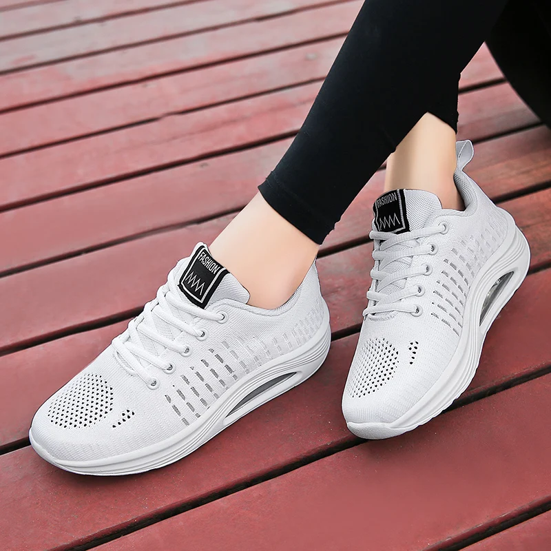

Spring 2019 new rocking shoes, air cushion shoes, flying mesh breathable sneakers, thick-soled muffin mothers'and daughters' sho