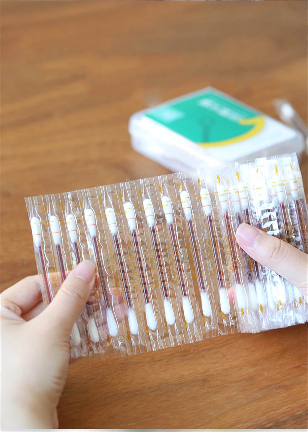 50PCSLot Cotton Swab Medical Alcohol Disposable Emergency Cotton Stick Iodine Swab Disinfected Swab for Children Adults Baby (3)