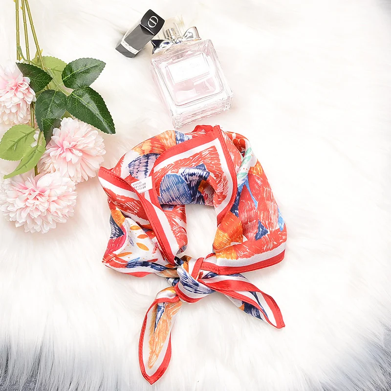 Рисунок 5 - Маленький квадратный шарф в китайском стиле