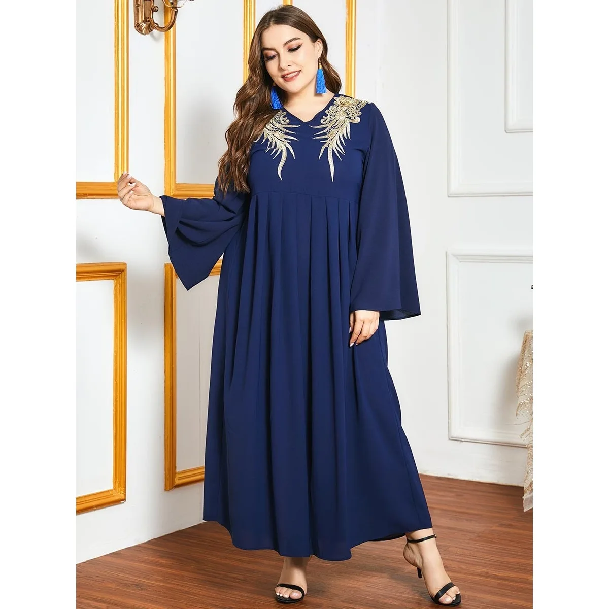 Muslim Robe Embroidery Long-Sleeved Women Clothing African Clothing Dubai Ethnic Loose Casual V-Neck Plus Size Blue Dress M-4XL