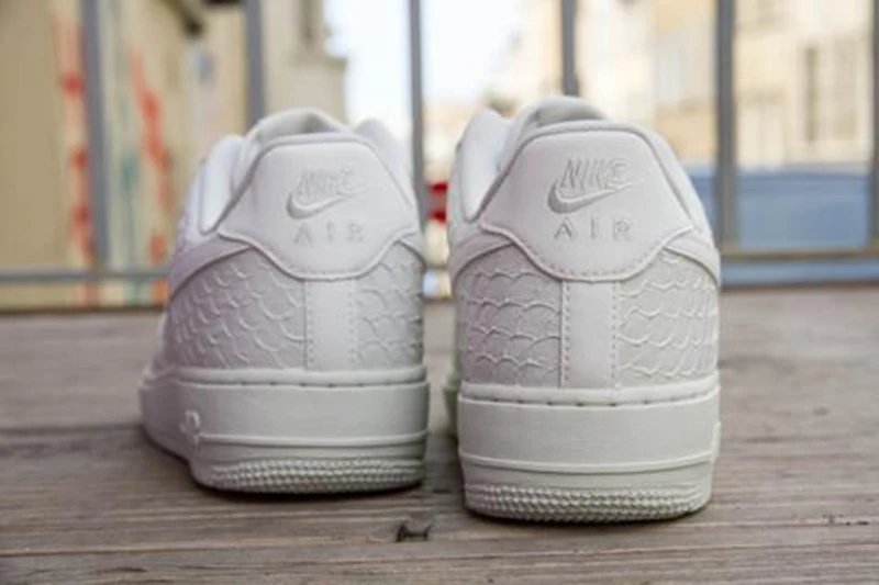 И аутентичный с Nike Air Force 1 07 LV8 белого цвета с рисунком «крокодил» Для Мужчин's Скейтбординг обувь спортивная обувь дизайнерские спортивные 718152-106