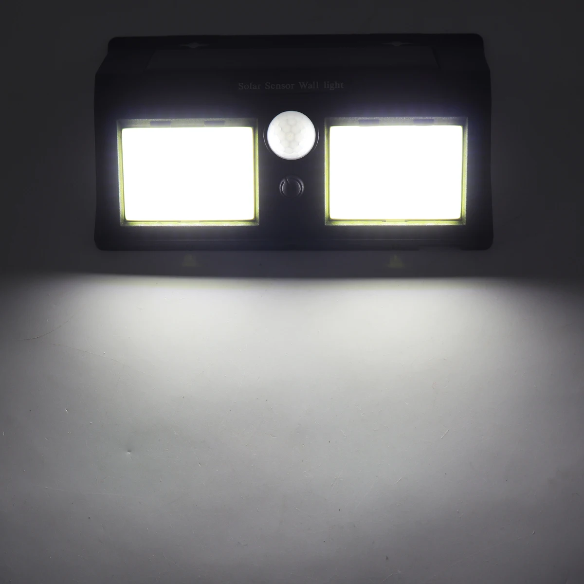 Solar Light Outdoor Solar Lamp Double LED Rechargeable Solar Power PIR Motion Sensor Wall Light for Garden / Yard /Courtyard