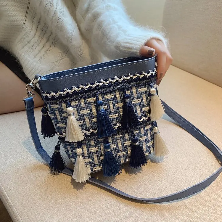 

Small Bag Women's 2019 New Style Korean-style Plaid Bucket Shoulder Bag Trend of Fashion Tassels Shoulder Bag