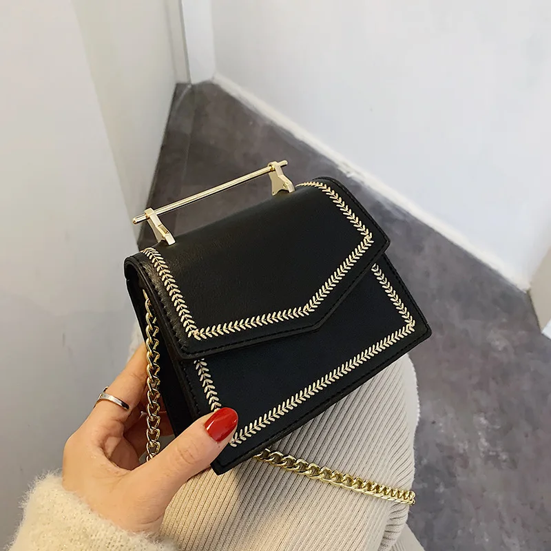 

2020 Early Spring New Style Stereo Trapezoid Dull Polish Square Sling Bag Metal Leverage Shoulder WOMEN'S Bag