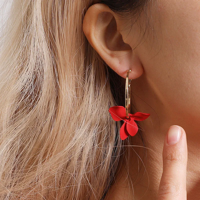 

Fashion Flower Women Dangle Earrings Golden Big Circle Three Color Spray Paint Asymmetrical Earrings Women Drops Earrings Gift