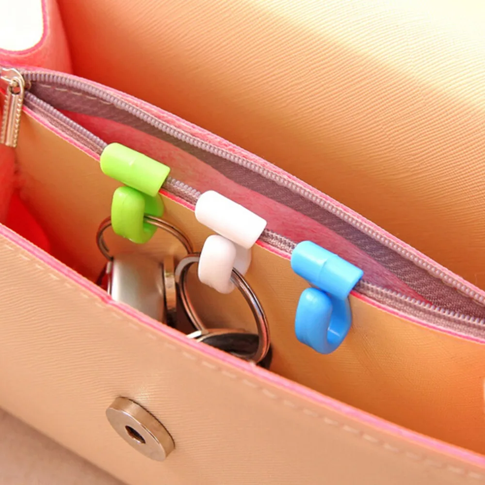 

2pcs Plastic Practical Anti Lost Key Clips Key Holder Built-in Bag Inner Hooks