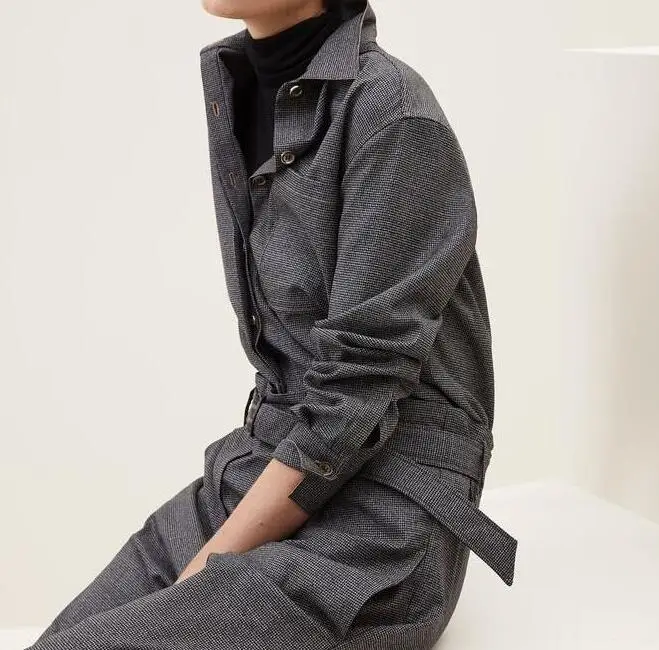 Серый шерстяной комбинезон с узором гусиные лапки рубашка воротником и длинными