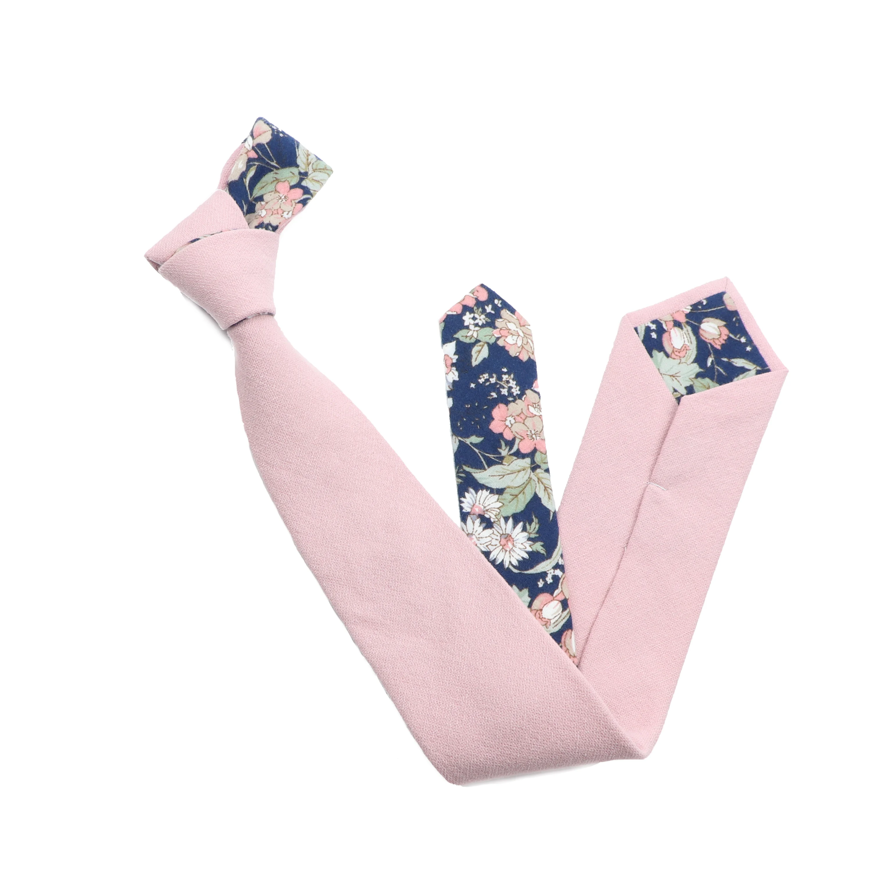Рисунок 4 - Галстук с цветочным принтом для мужчин и женщин