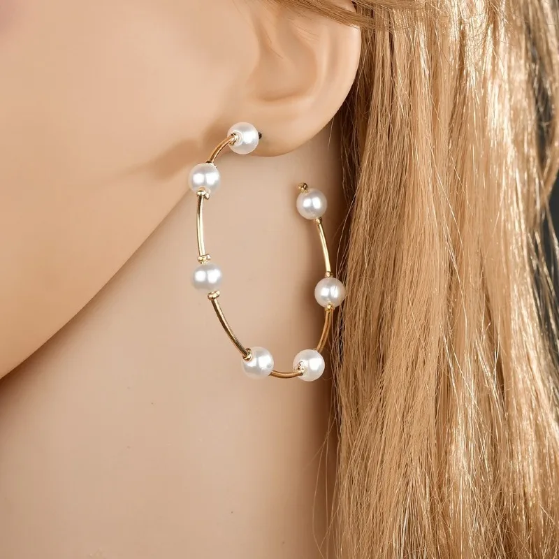 13170655731_1356844037