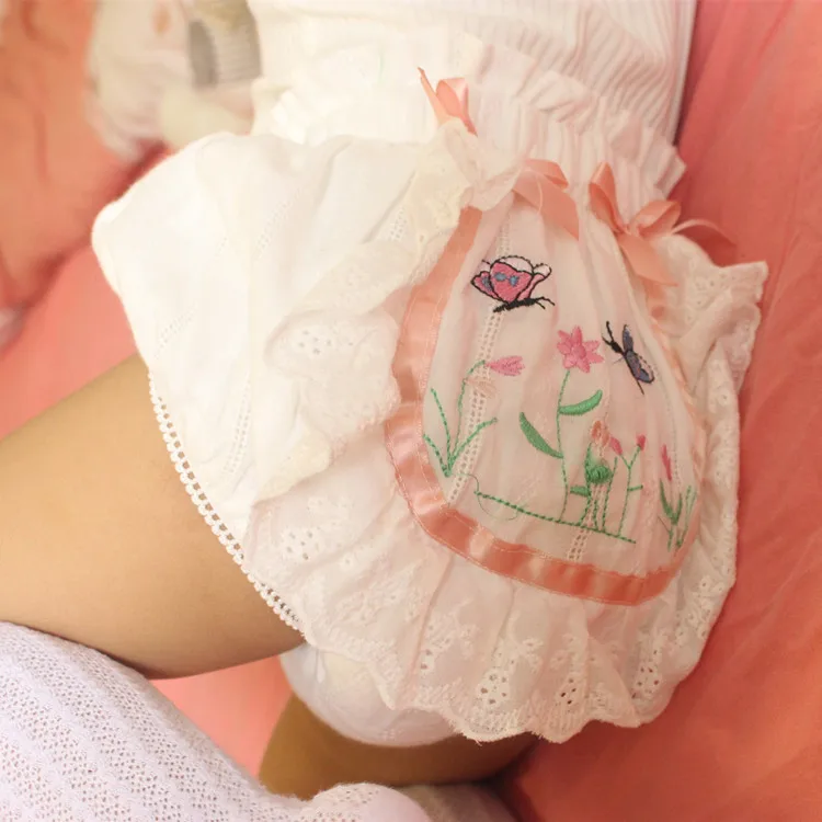 

Girls Baby Bread Pants Delicacy Embroidery Princess Style Base Small Shorts Infants Pure Cotton Lace Big Pp Pants Beauty