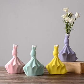 

Ceramic girl Vase Home Decoration Nordic Small Vases for Wedding Home Decoration Tabletop Handmade Vases for decoration J