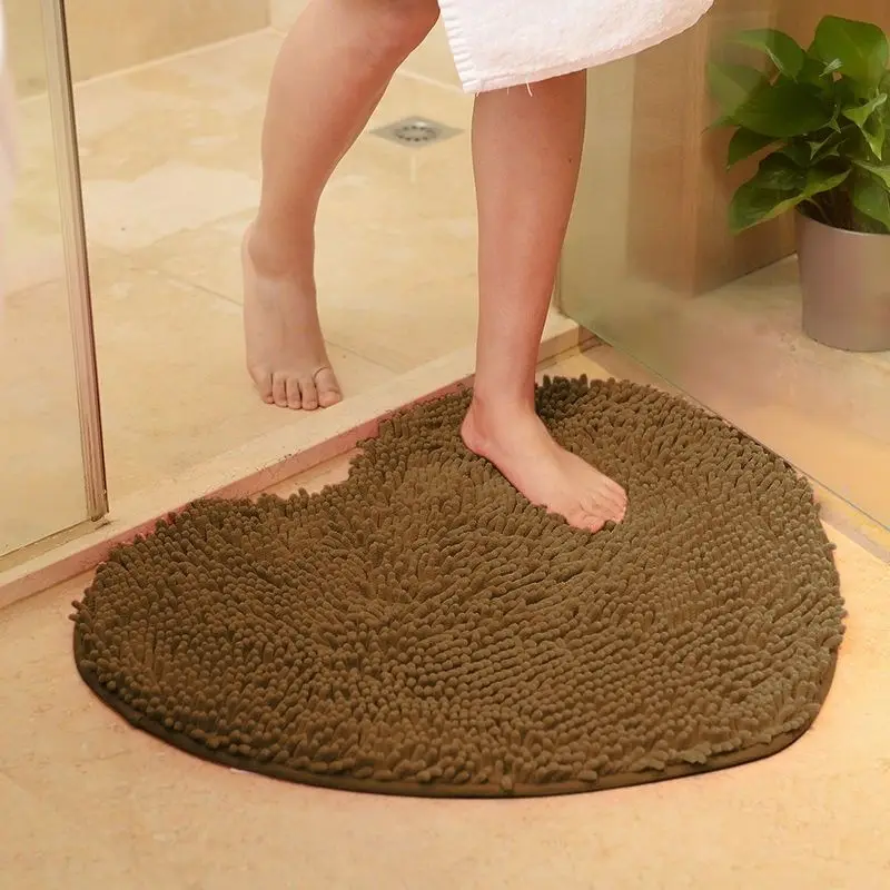 https://ae01.alicdn.com/kf/H83f00e5c03d749d78db7c2cb30f04987A/Love-Heart-Shape-Bathroom-Carpet-Solid-Green-Red-Bath-Mats-Doormat-Tapete-Para-Quarto-Non-sllip.jpeg