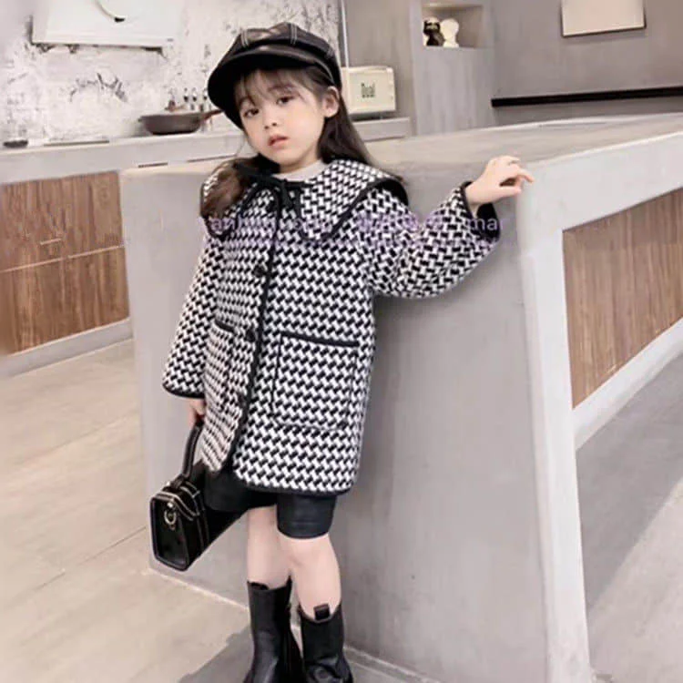 

Girls autumn and winter clothes lapel jacket girl plaid plus velvet thickening 2020 new children's western style small fragrance