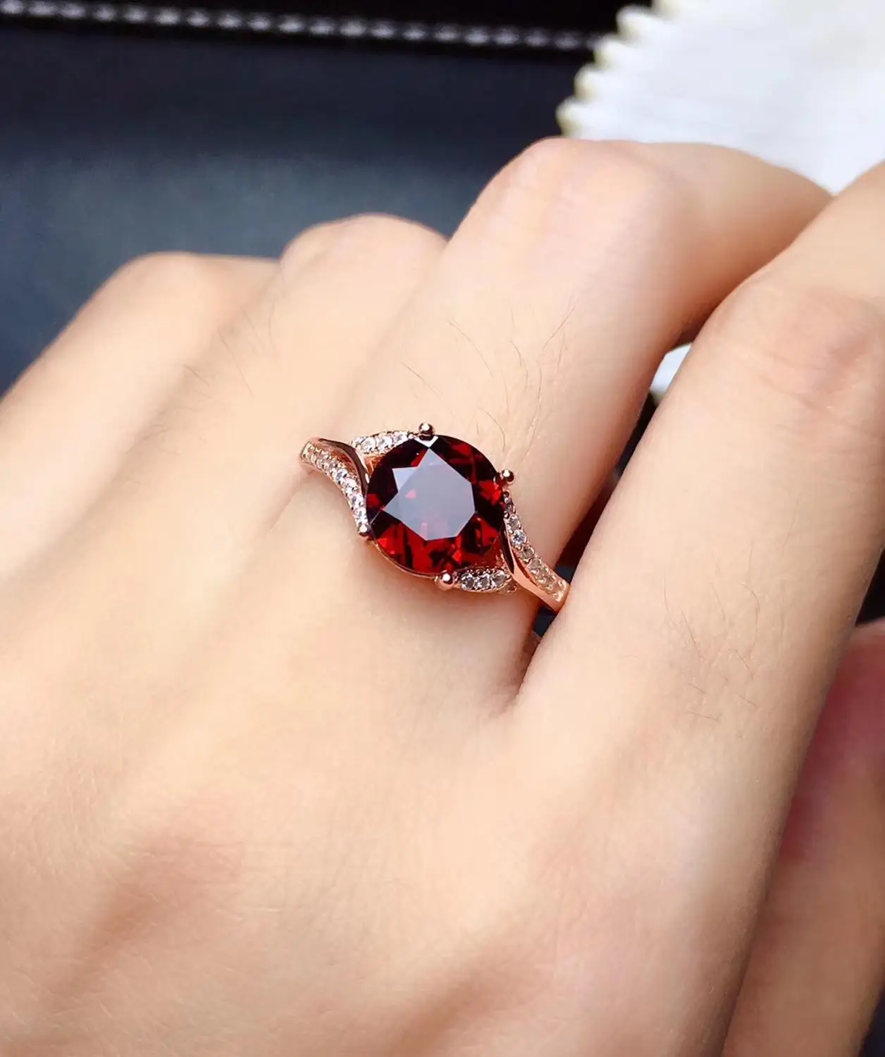 DIZY Solid 925 Sterling Silver Natural Round Red Garnet Ring for Women Wedding Engagement Fine Jewelry